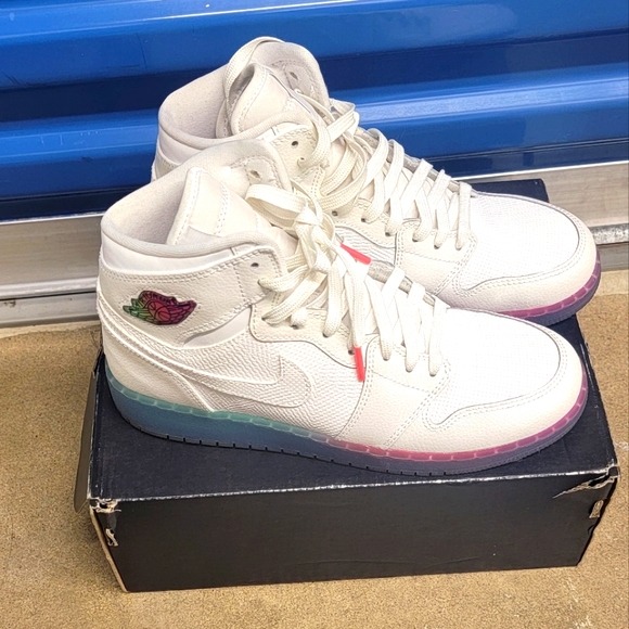 Air Jordan Retro High Gradient Sole 705296-1195Y YELLOWING LEFT SHOE